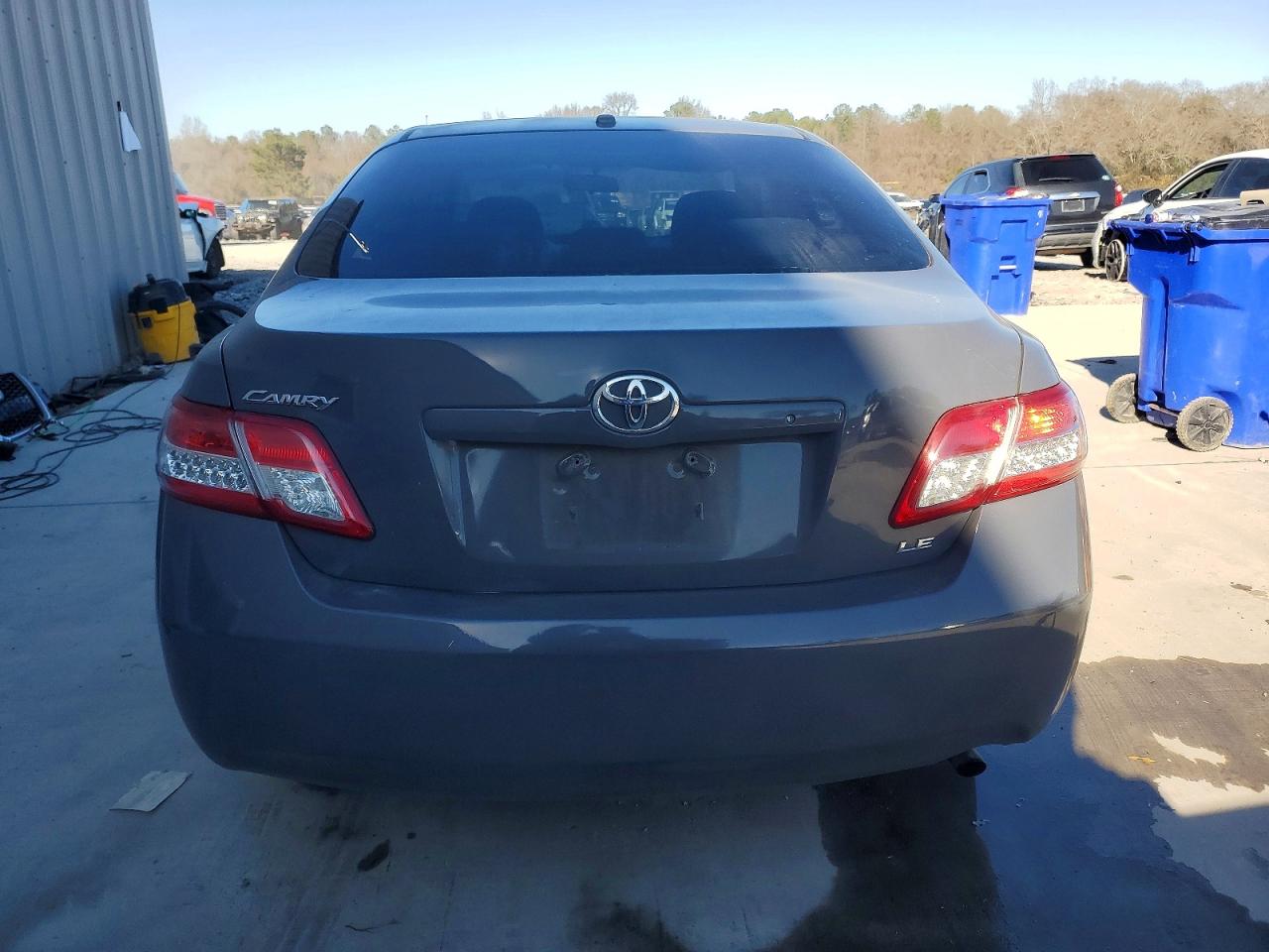 2010 TOYOTA CAMRY BASE photo 6