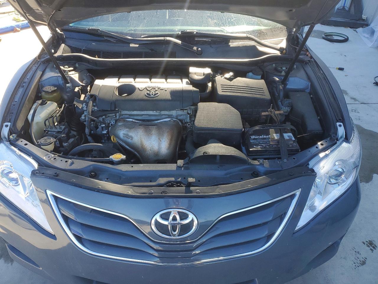 2010 TOYOTA CAMRY BASE photo 11