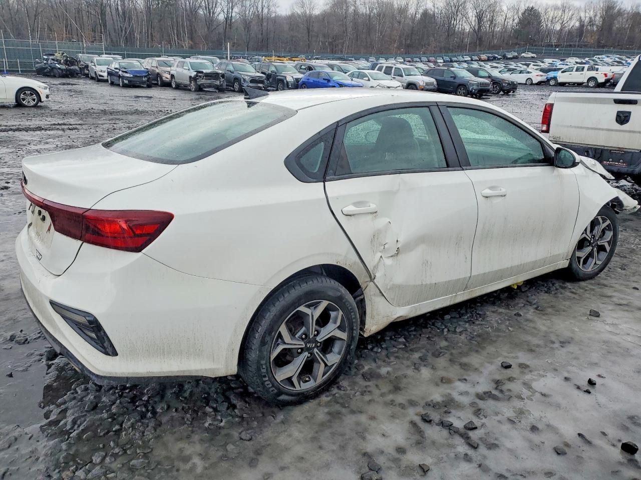 2021 KIA FORTE LXS photo 3