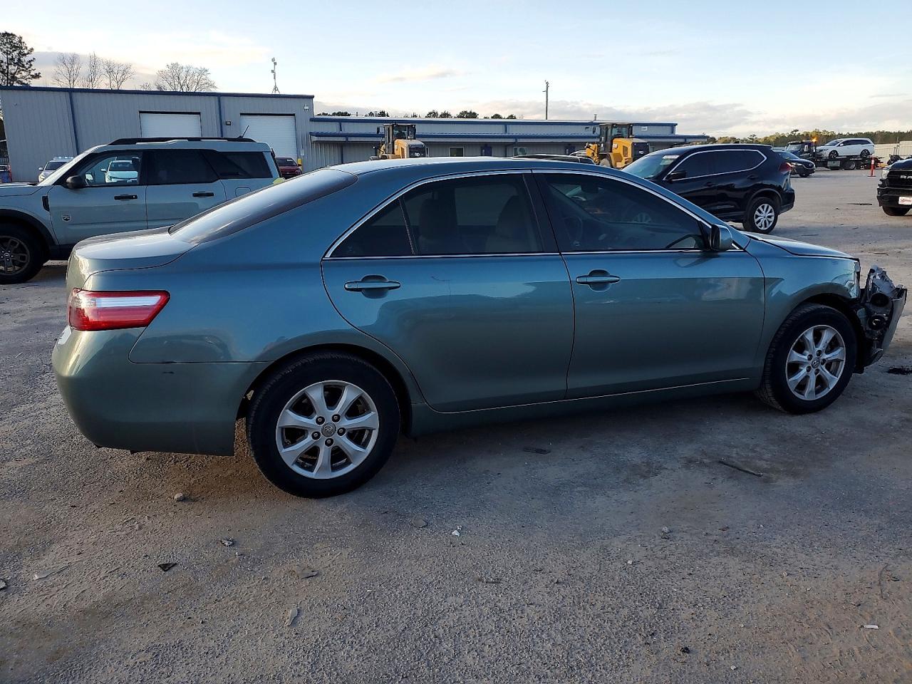 2009 TOYOTA CAMRY BASE photo 3