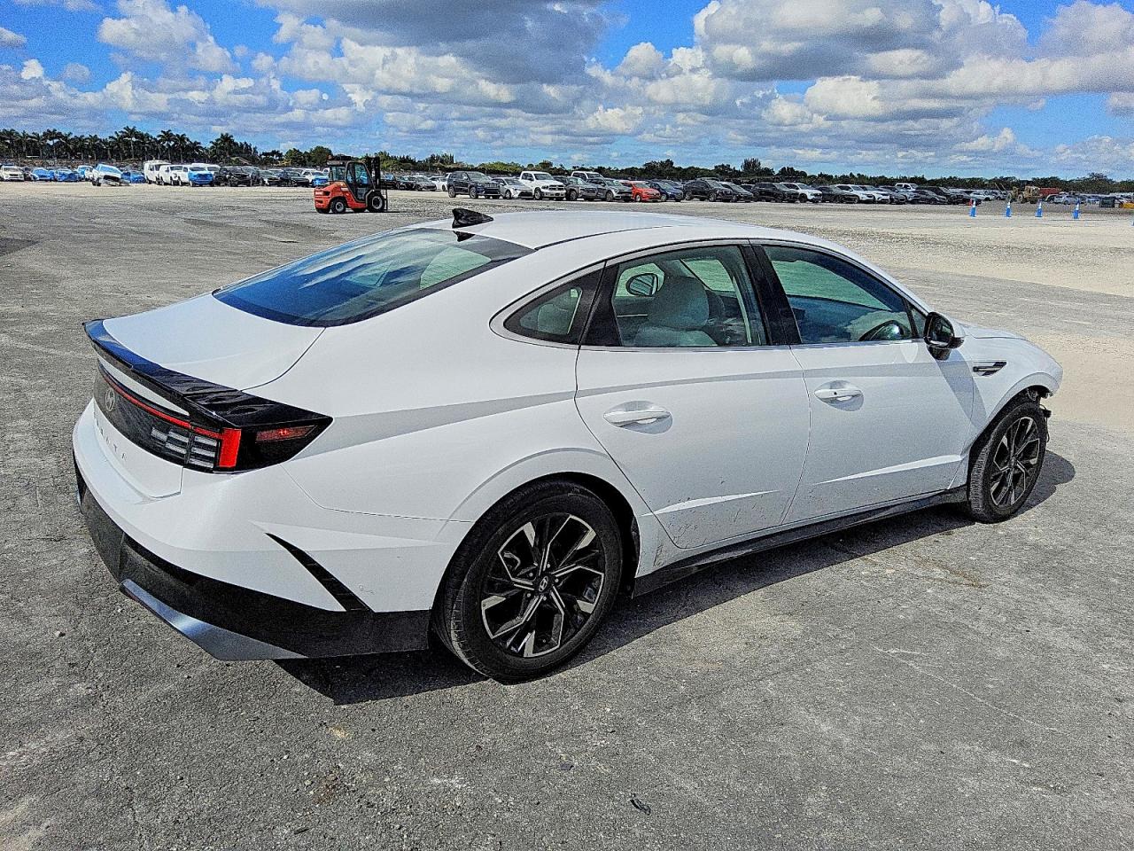2024 HYUNDAI SONATA SEL photo 3