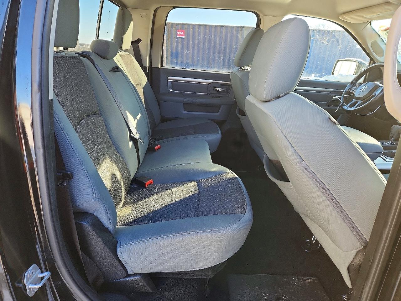2013 RAM 1500 SLT photo 19