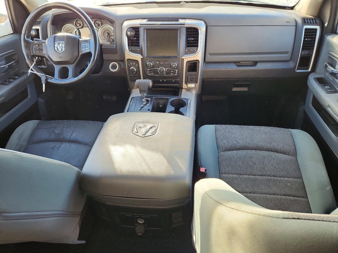 2013 RAM 1500 SLT photo 15