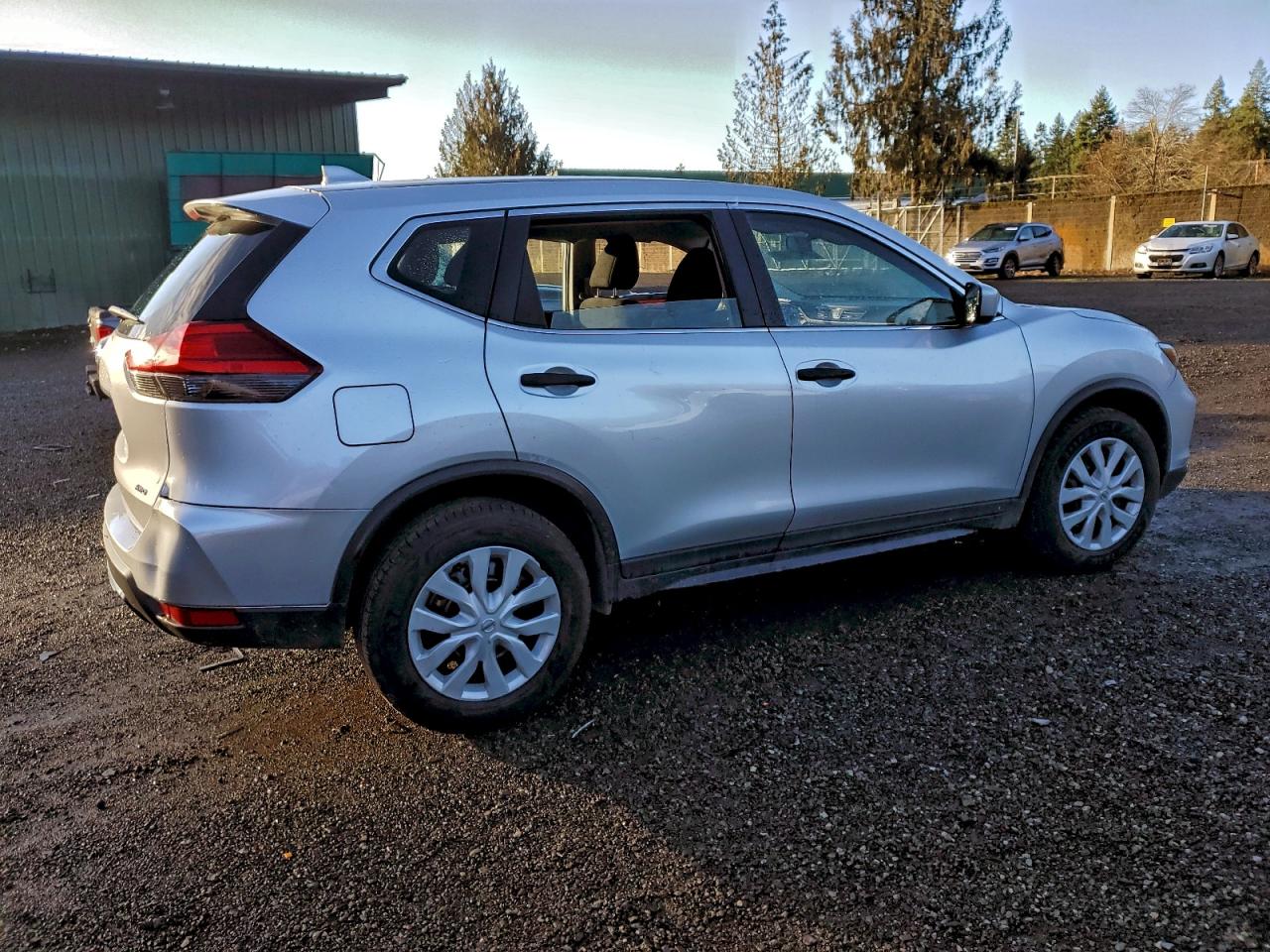 2017 NISSAN ROGUE S photo 3