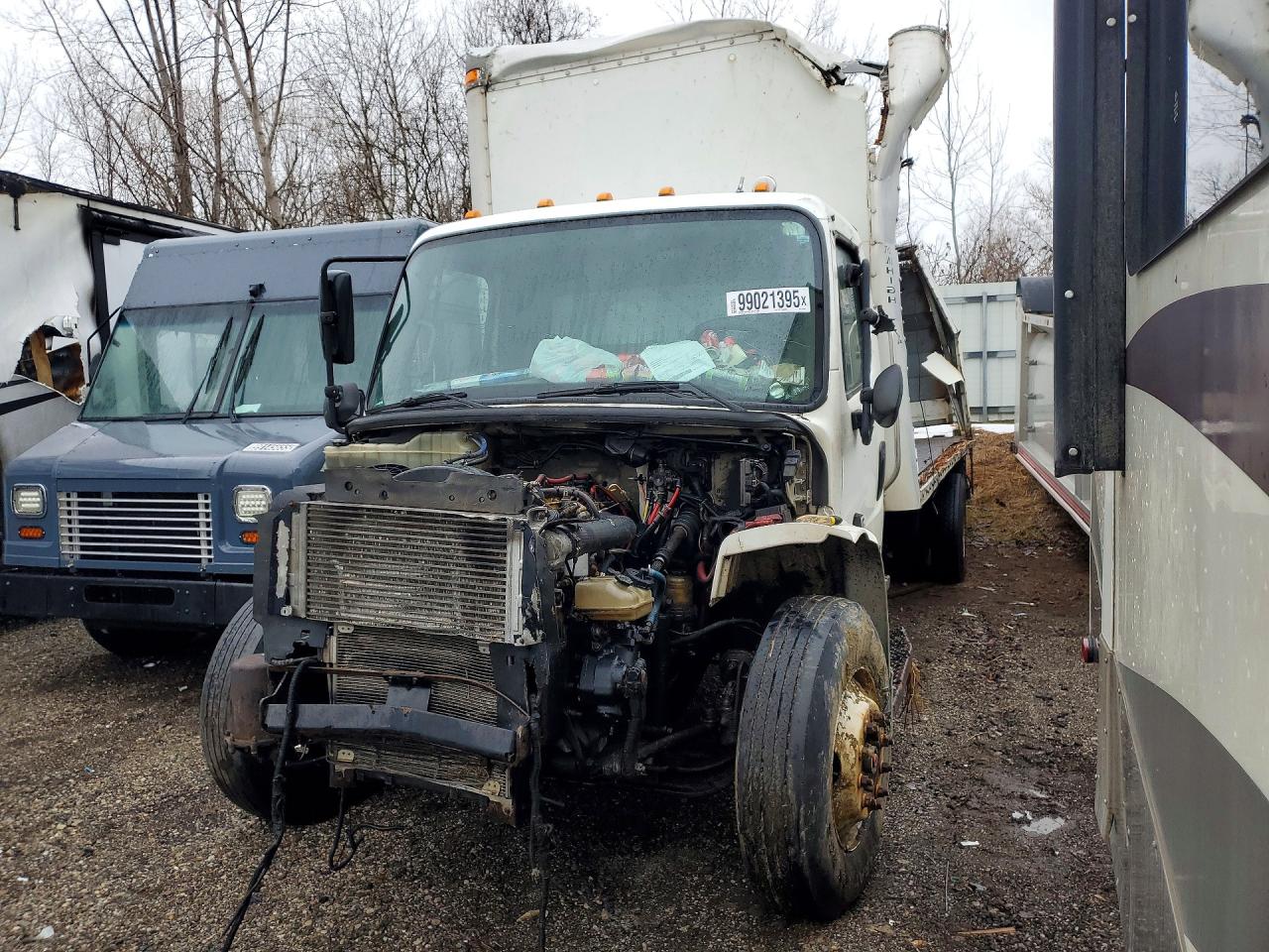 2006 FREIGHTLINER M2