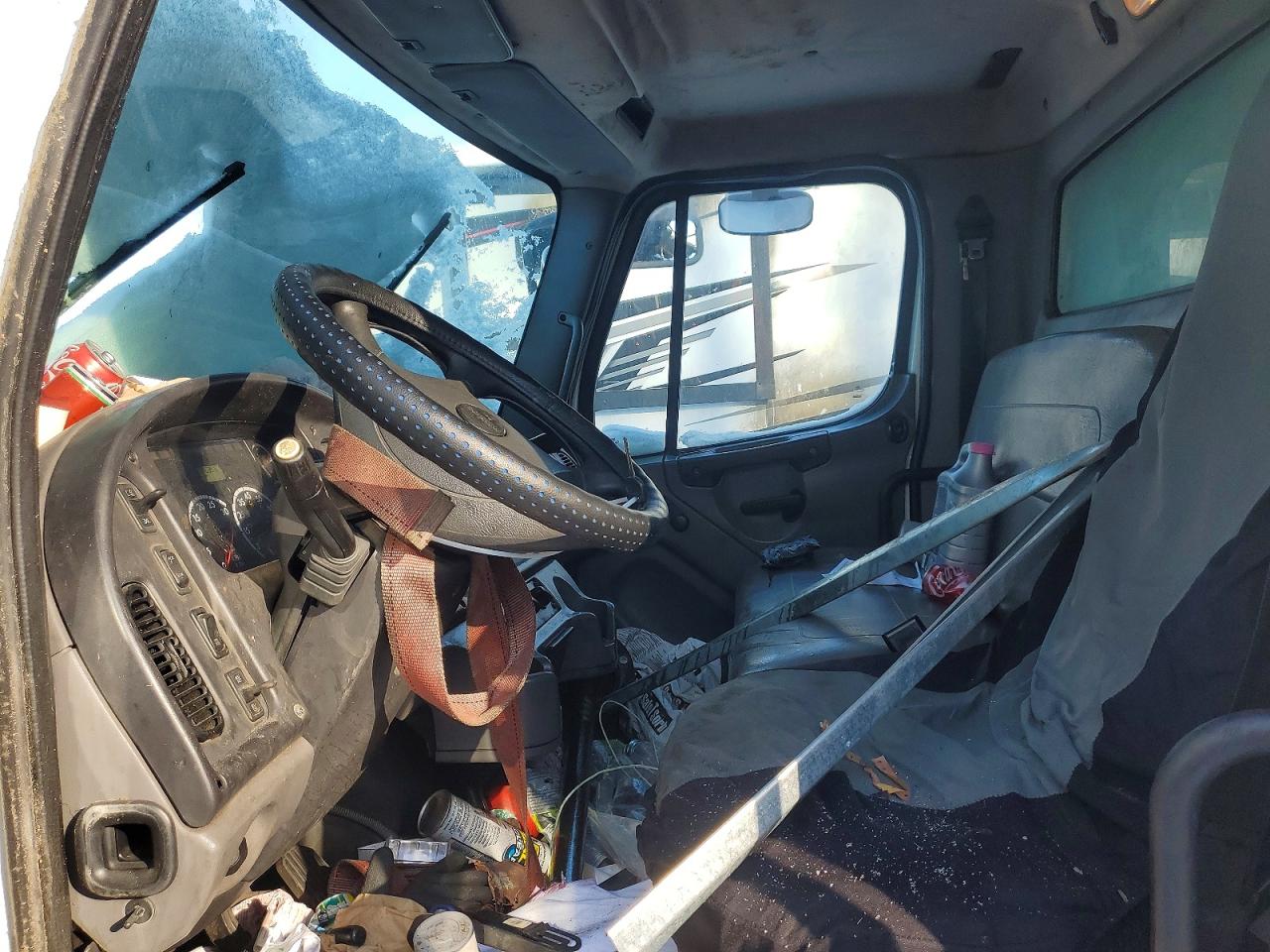 2006 FREIGHTLINER BUSINESS CLASS M2 BOX TRUCK photo 7