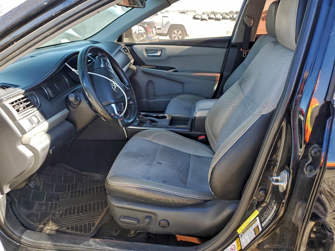 2016 TOYOTA CAMRY LE photo 7