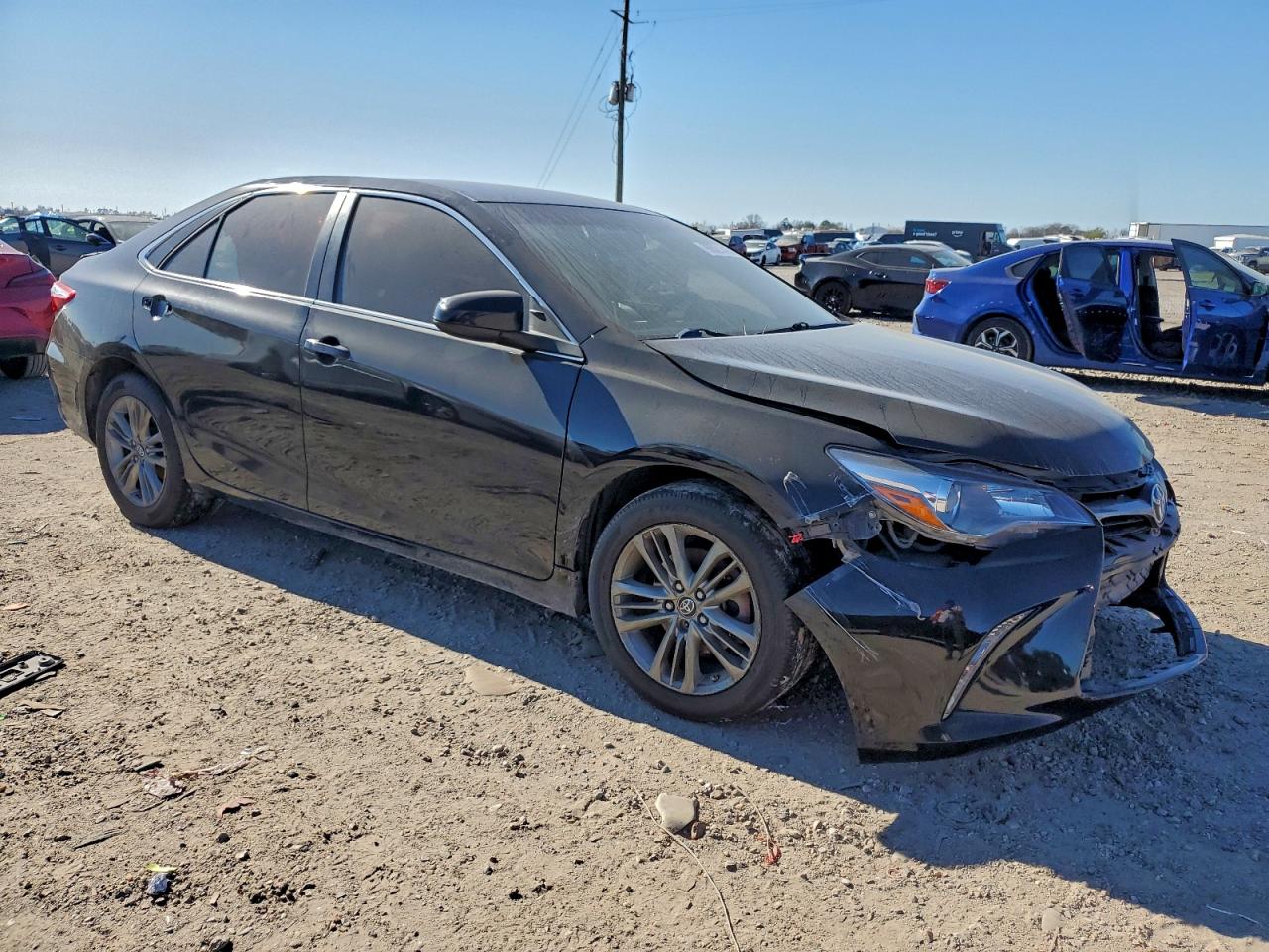 2016 TOYOTA CAMRY LE photo 4