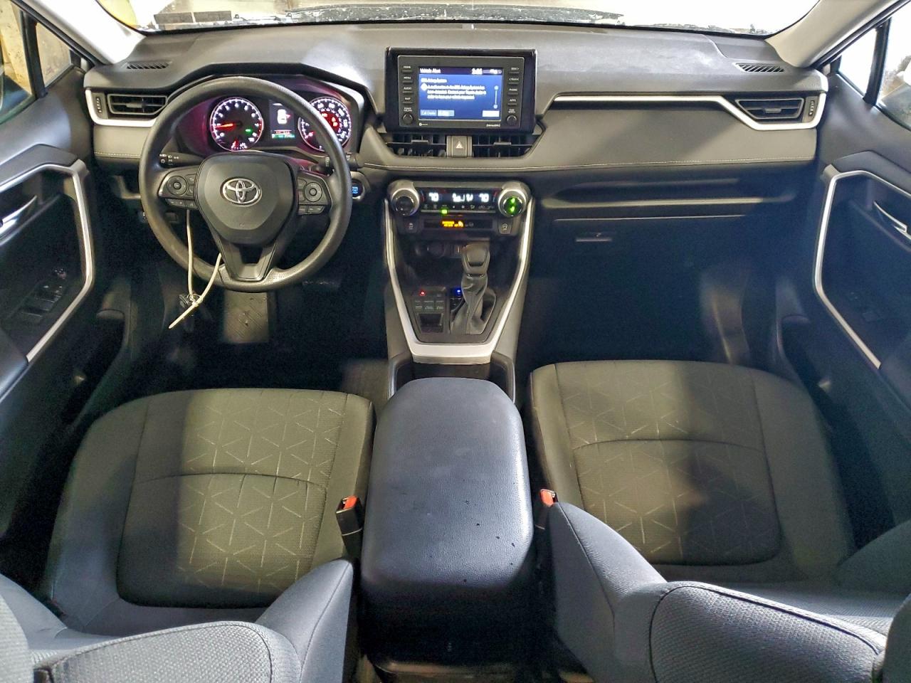 2022 TOYOTA RAV4 XLE photo 8