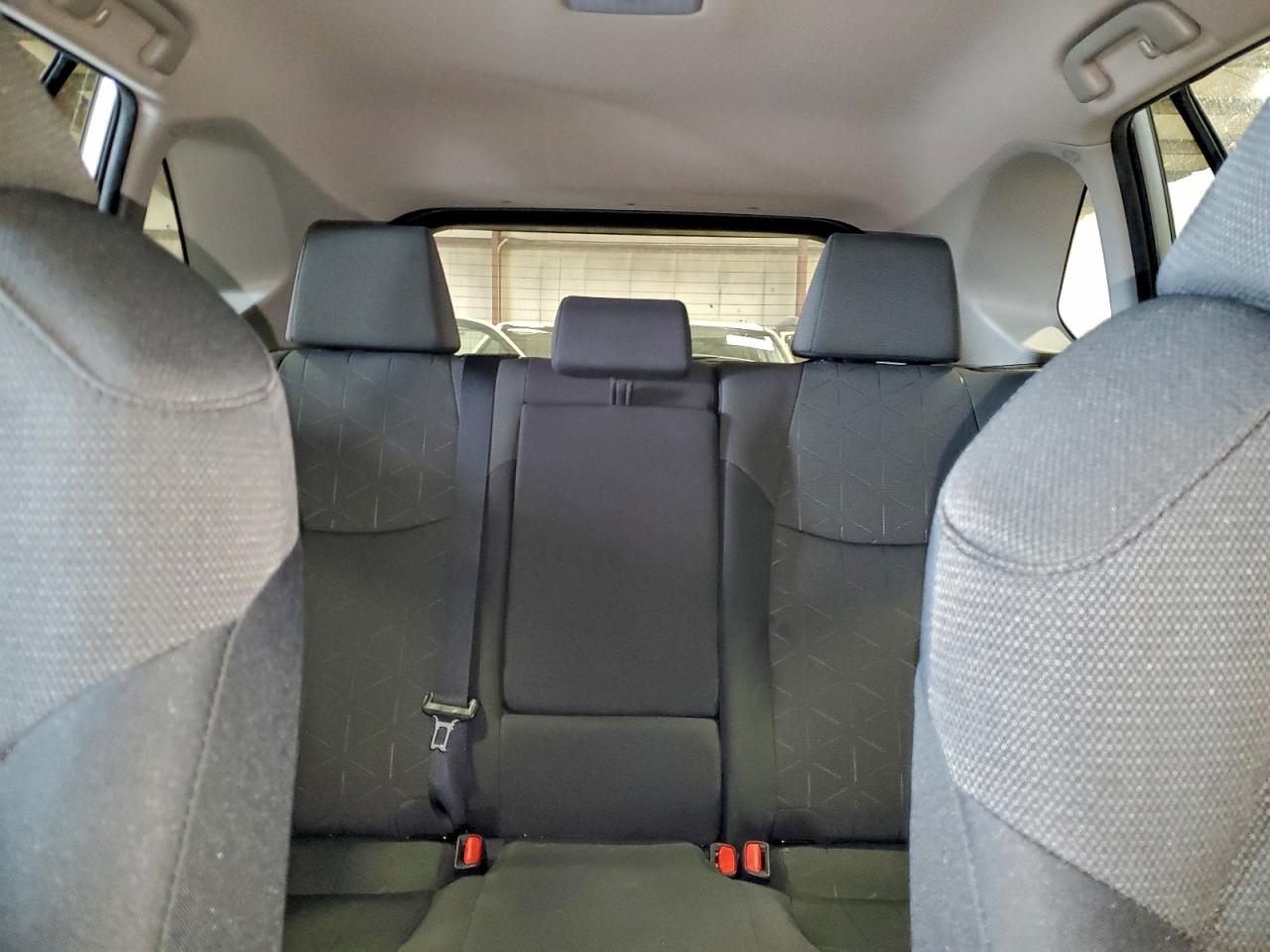 2022 TOYOTA RAV4 XLE photo 10