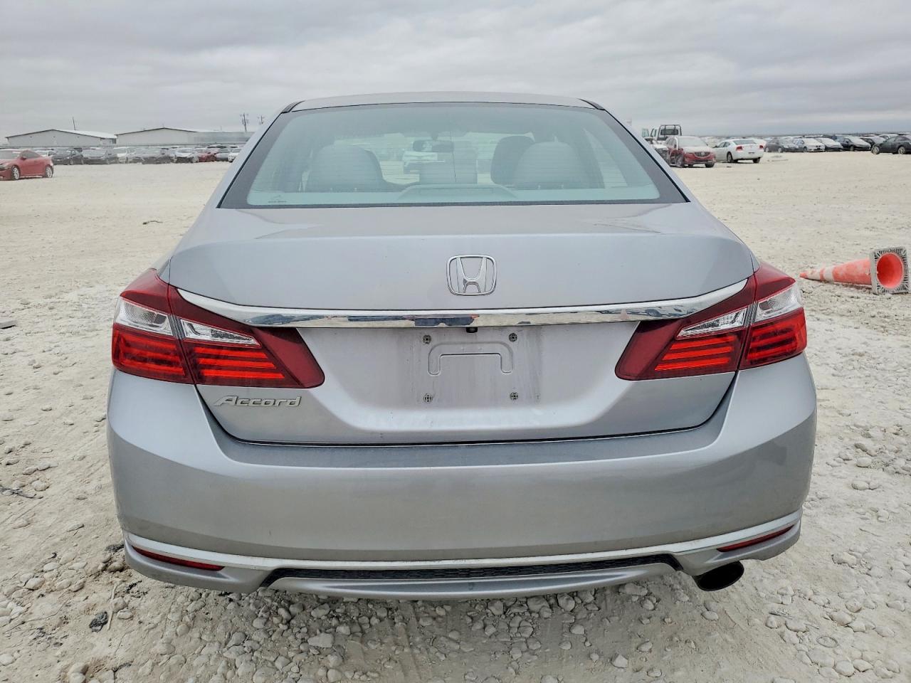 2017 HONDA ACCORD LX photo 6