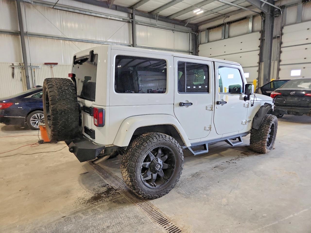 2015 JEEP WRANGLER UNLIMITED SAHARA photo 3