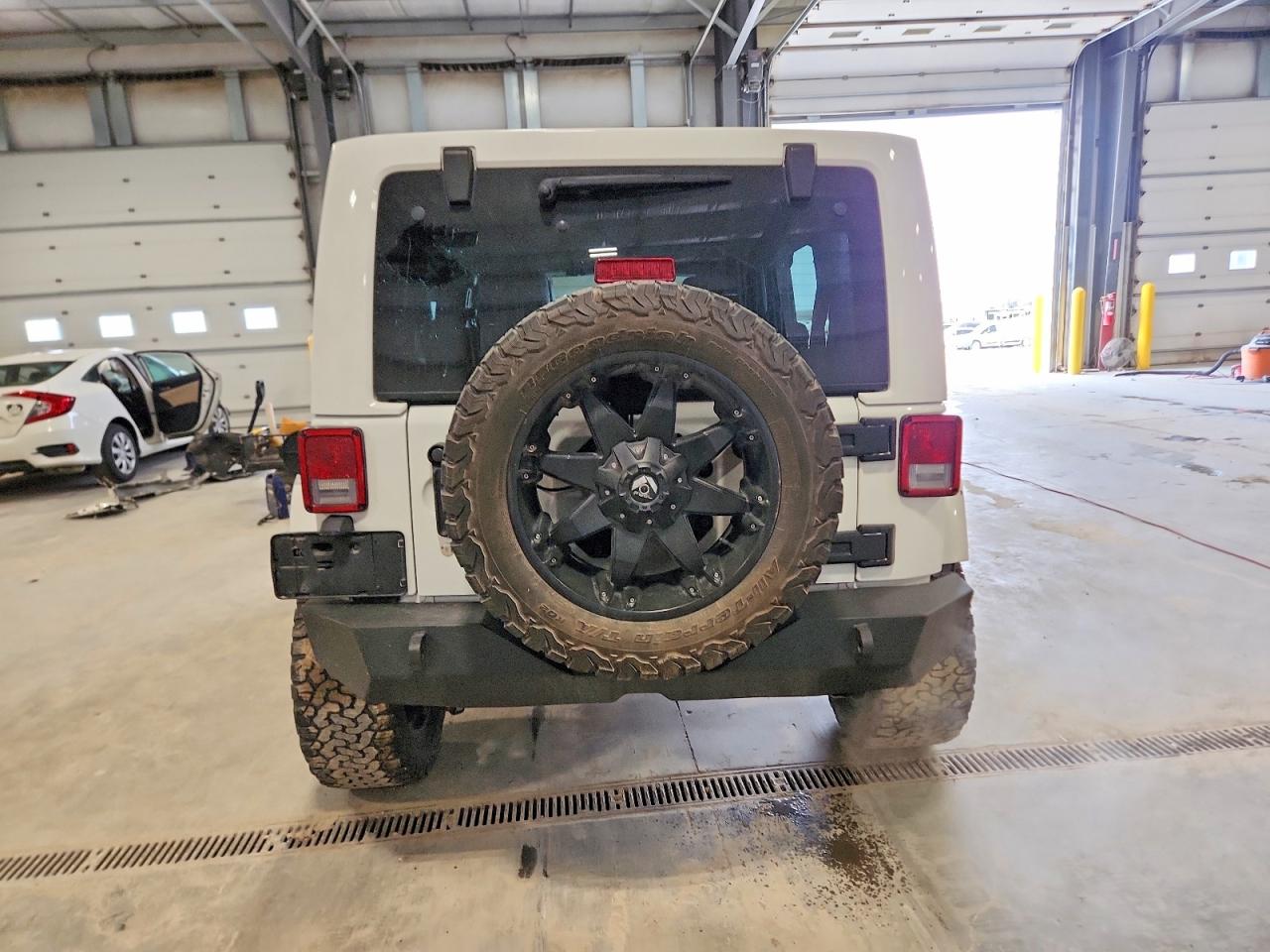 2015 JEEP WRANGLER UNLIMITED SAHARA photo 6