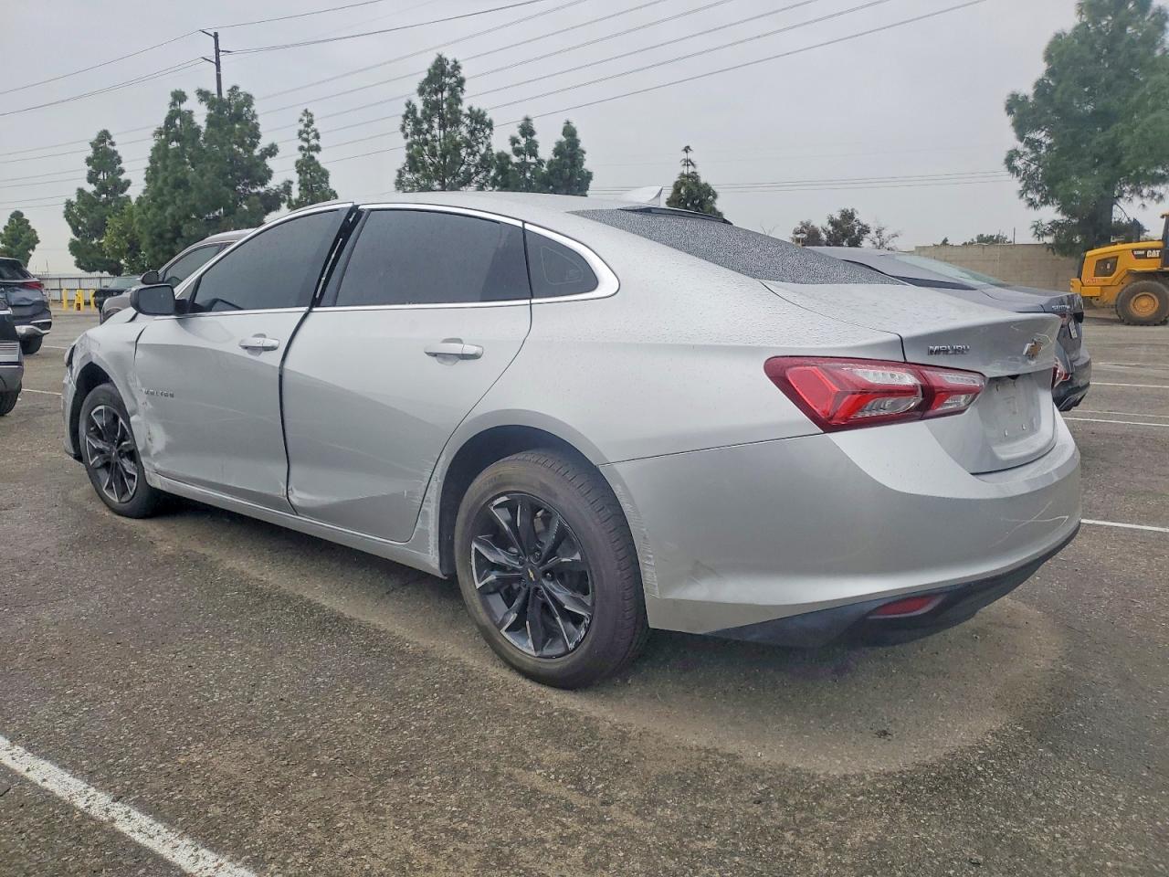 2022 CHEVROLET MALIBU LT photo 2