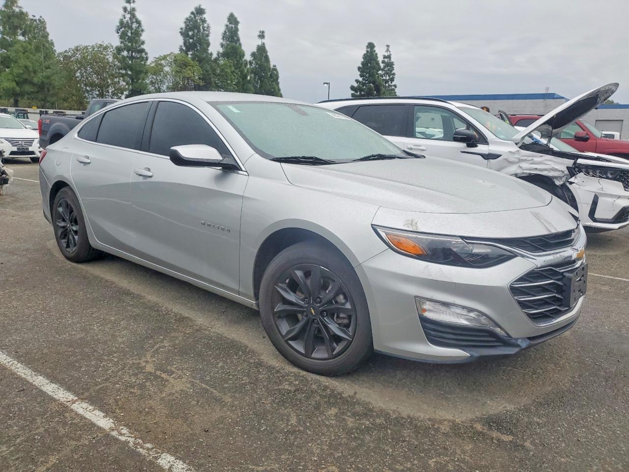 2022 CHEVROLET MALIBU LT photo 4