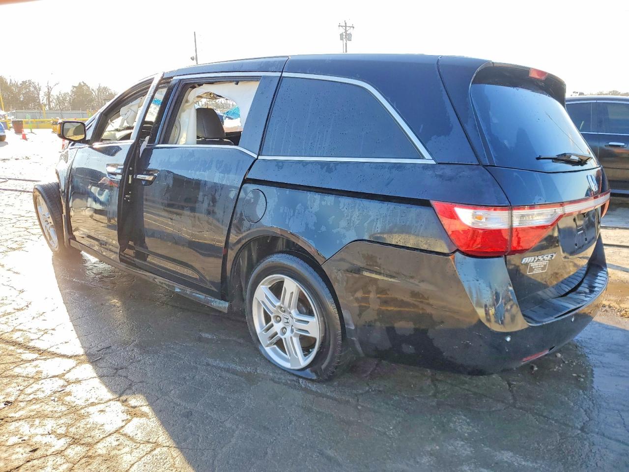 2013 HONDA ODYSSEY TOURING photo 2
