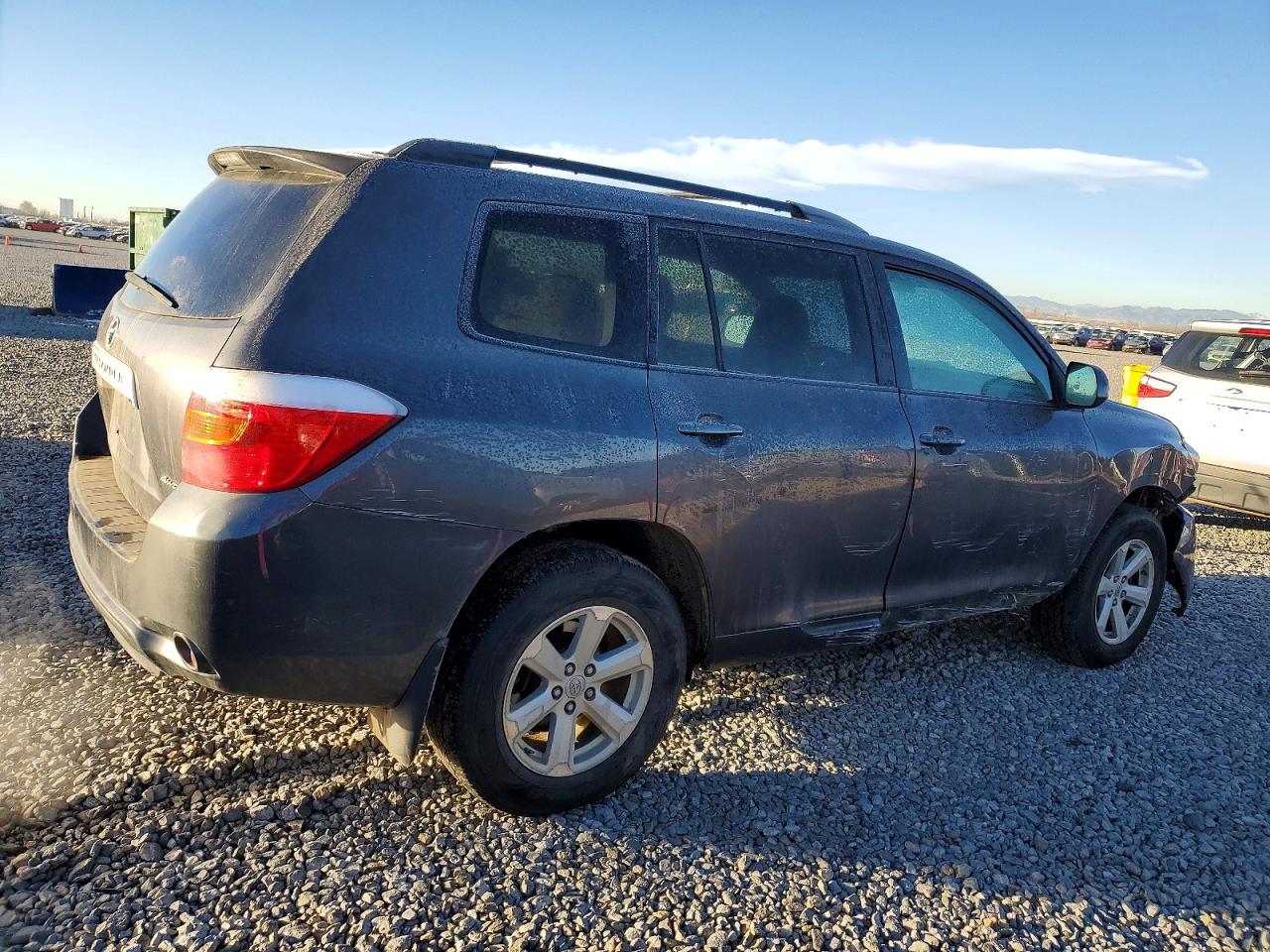 2010 TOYOTA HIGHLANDER photo 3