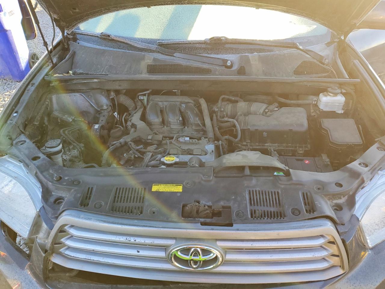 2010 TOYOTA HIGHLANDER photo 12