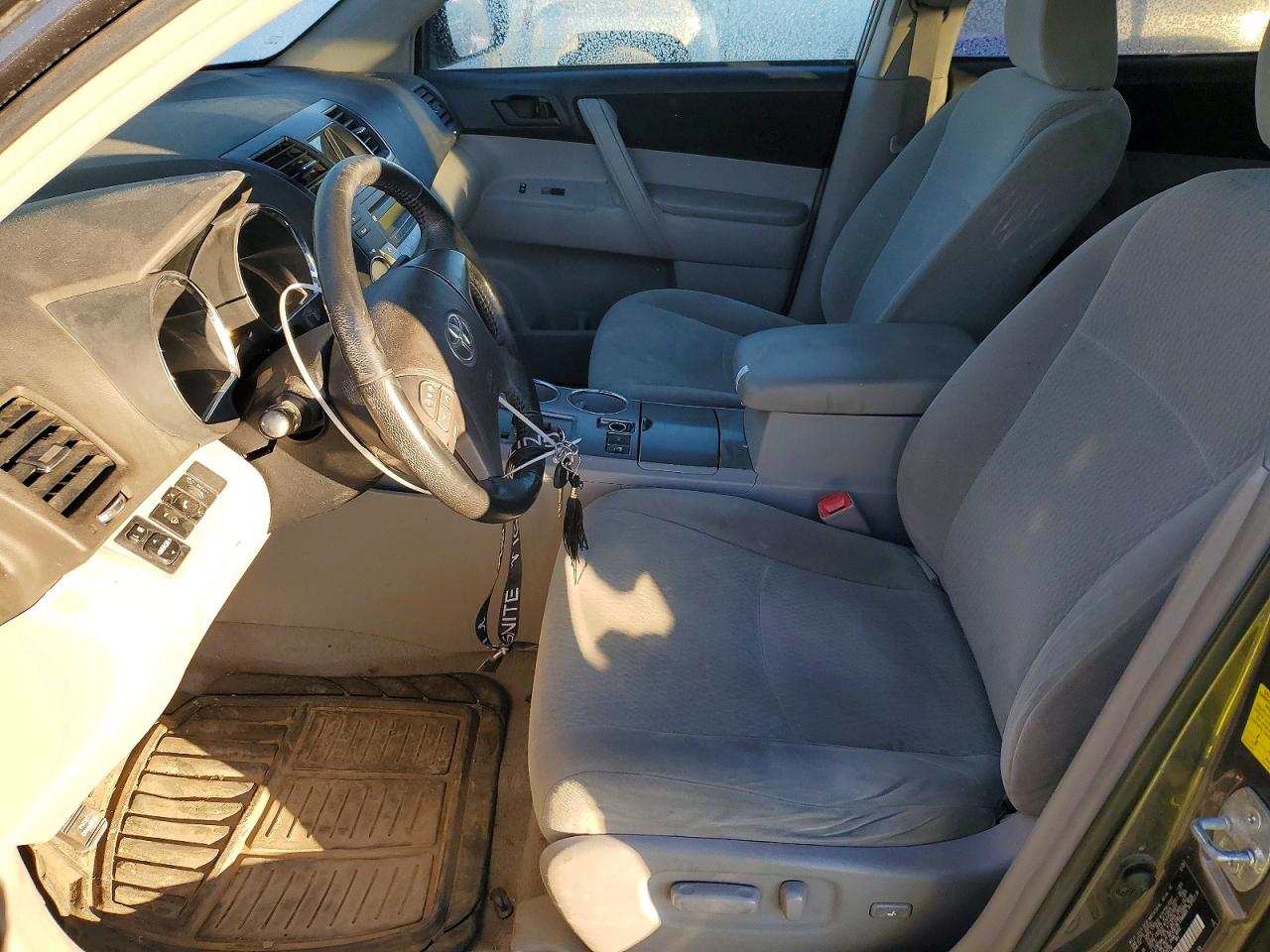 2010 TOYOTA HIGHLANDER photo 7