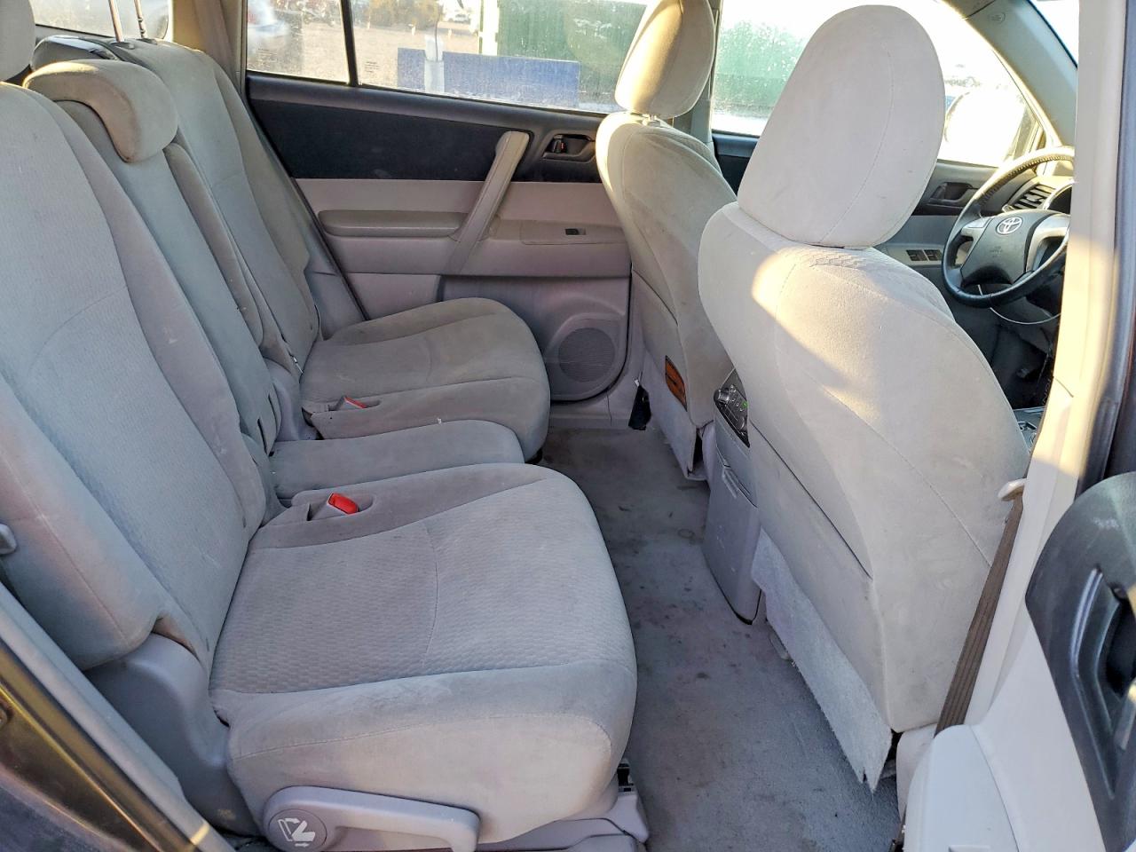 2010 TOYOTA HIGHLANDER photo 11