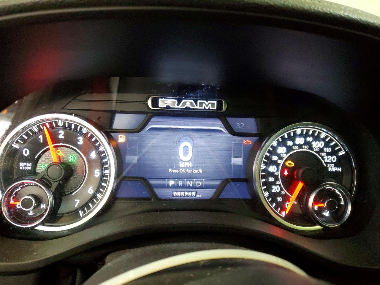 2019 RAM 1500 LARAMIE photo 9