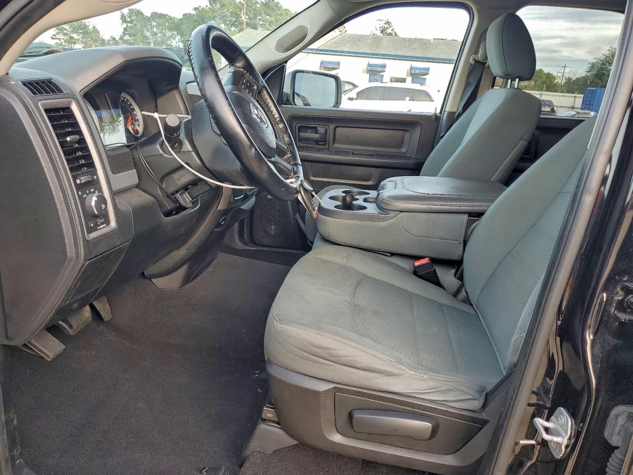 2014 RAM 1500 ST photo 7