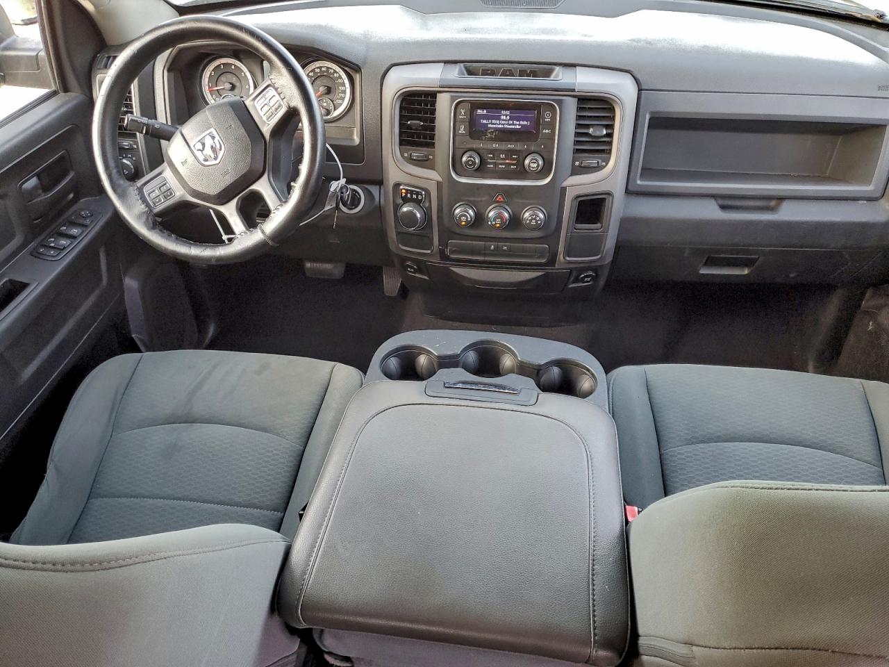 2014 RAM 1500 ST photo 8