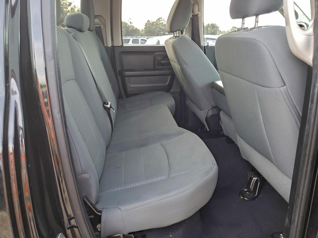 2014 RAM 1500 ST photo 10