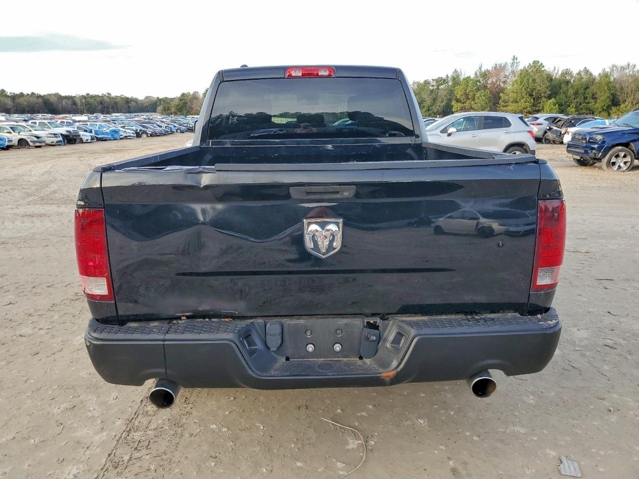 2014 RAM 1500 ST photo 6