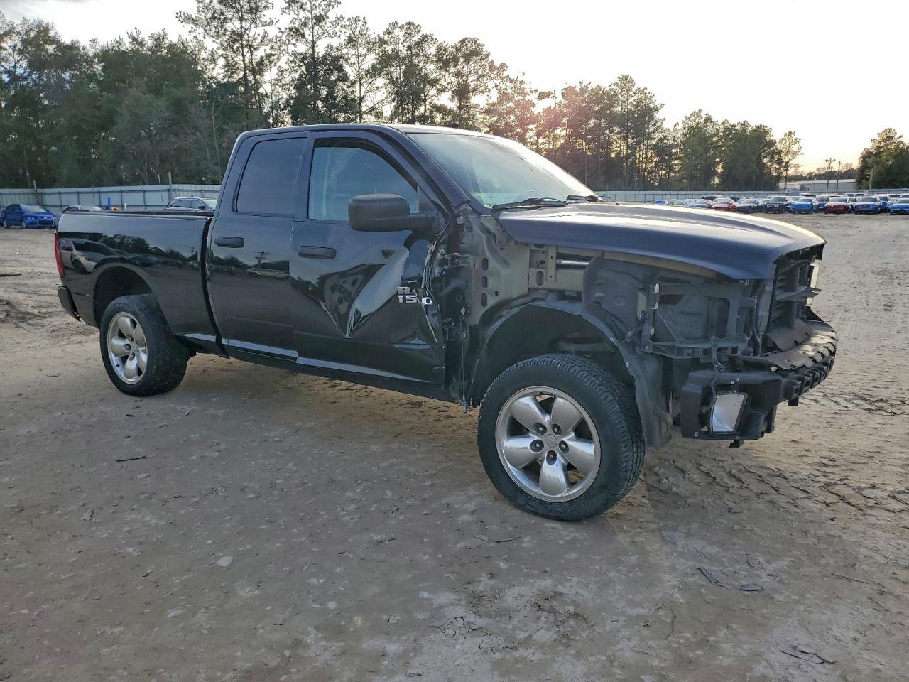 2014 RAM 1500 ST photo 4