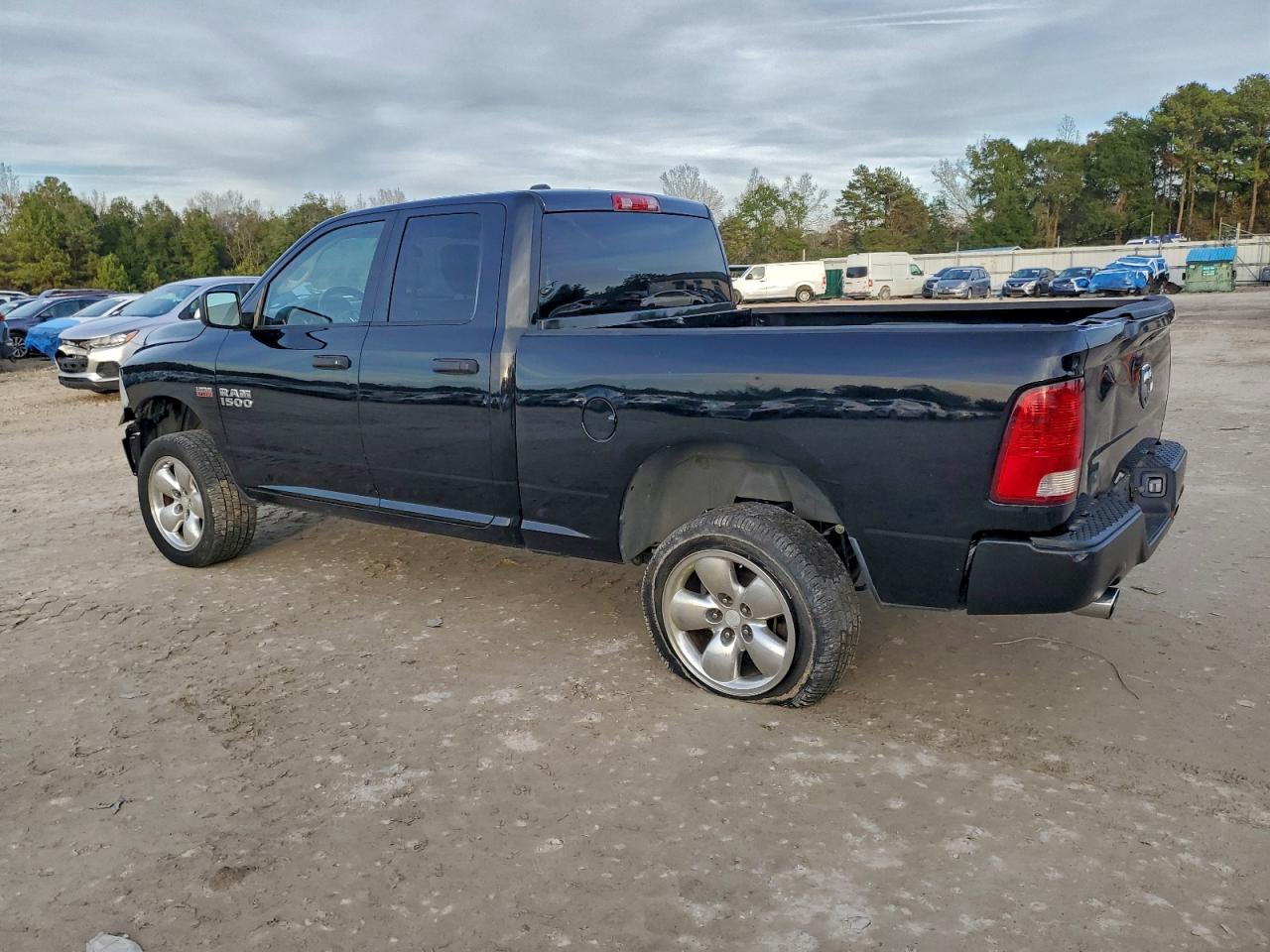 2014 RAM 1500 ST photo 2