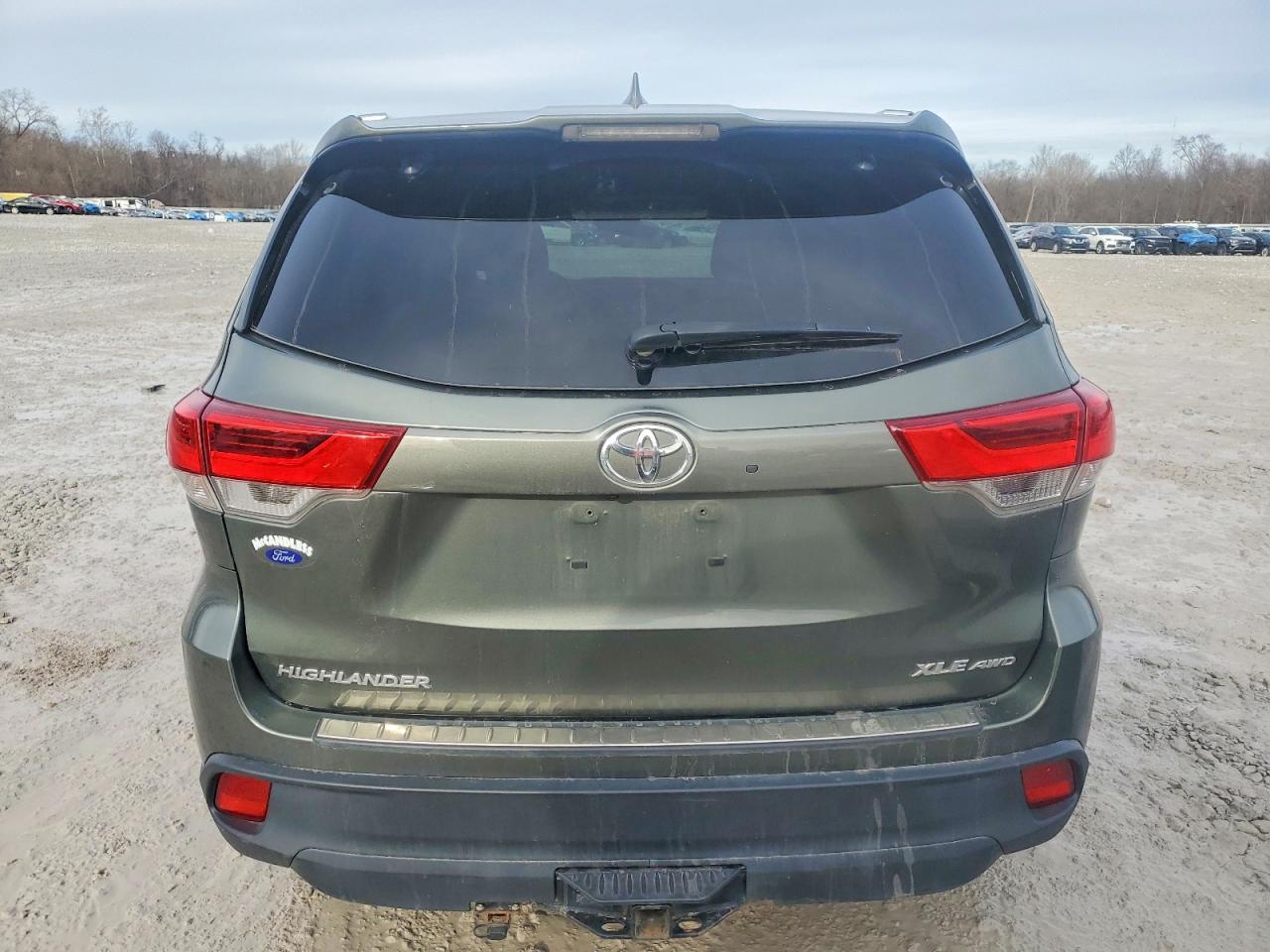 2019 TOYOTA HIGHLANDER SE photo 6