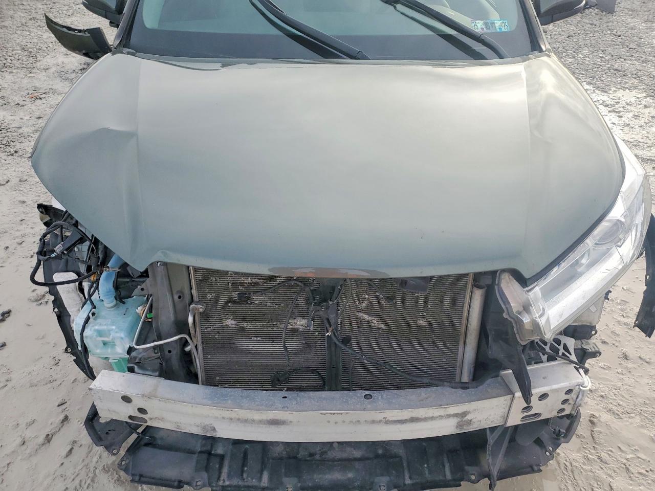 2019 TOYOTA HIGHLANDER SE photo 12