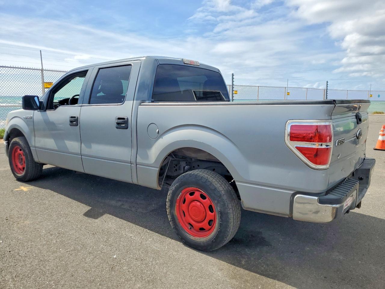 2014 FORD F150 SUPERCREW photo 2