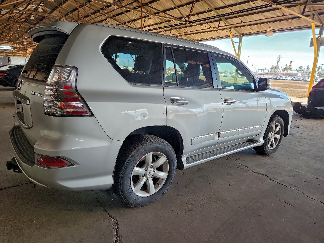 2014 LEXUS GX 460 photo 3