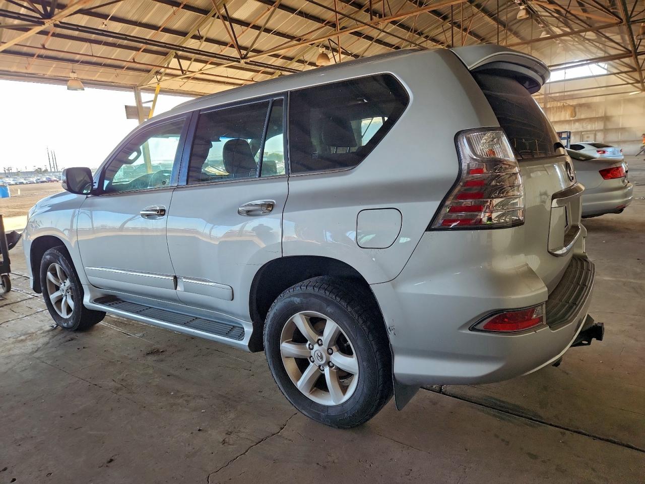 2014 LEXUS GX 460 photo 2