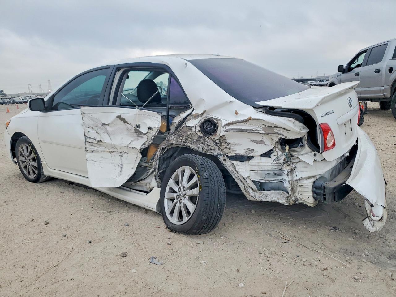 2010 TOYOTA COROLLA BASE photo 2