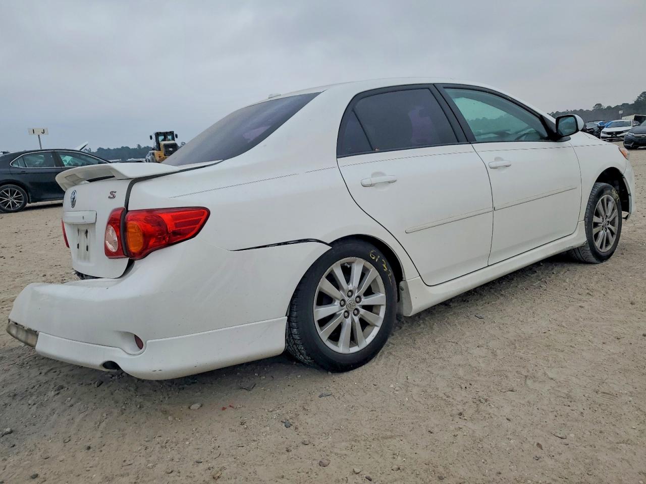 2010 TOYOTA COROLLA BASE photo 3