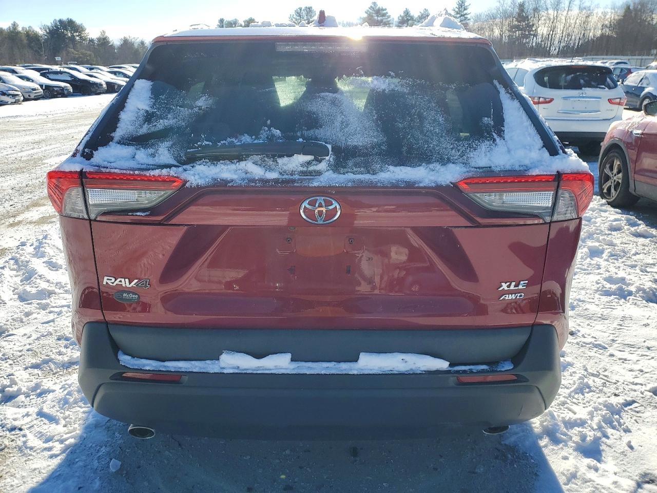 2021 TOYOTA RAV4 XLE photo 11