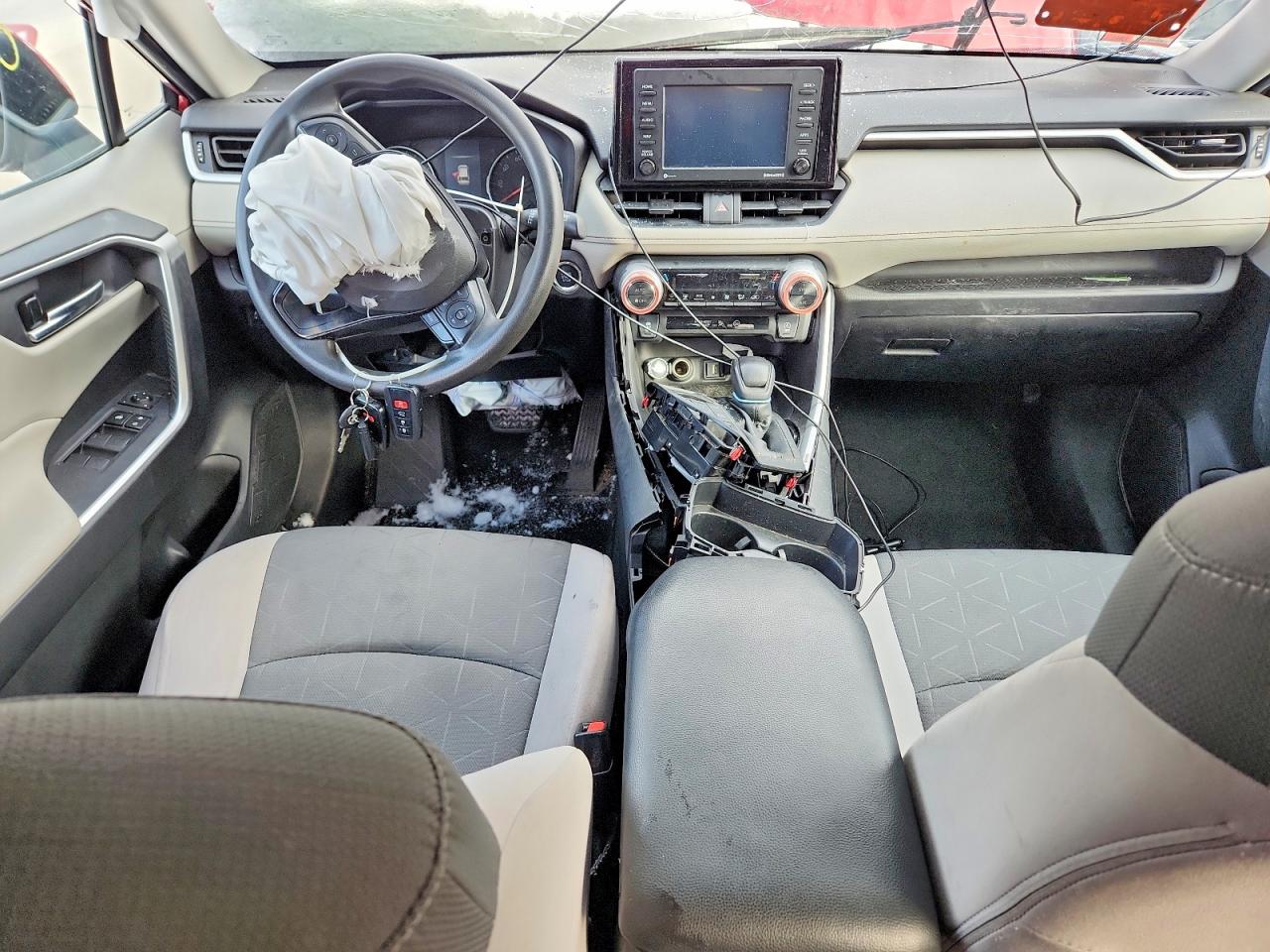 2021 TOYOTA RAV4 XLE photo 15
