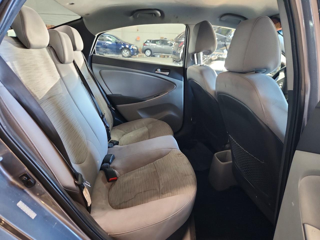 2017 HYUNDAI ACCENT SE photo 10