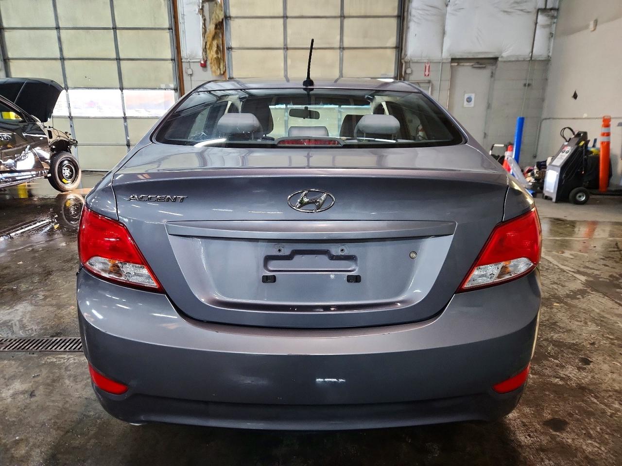 2017 HYUNDAI ACCENT SE photo 6