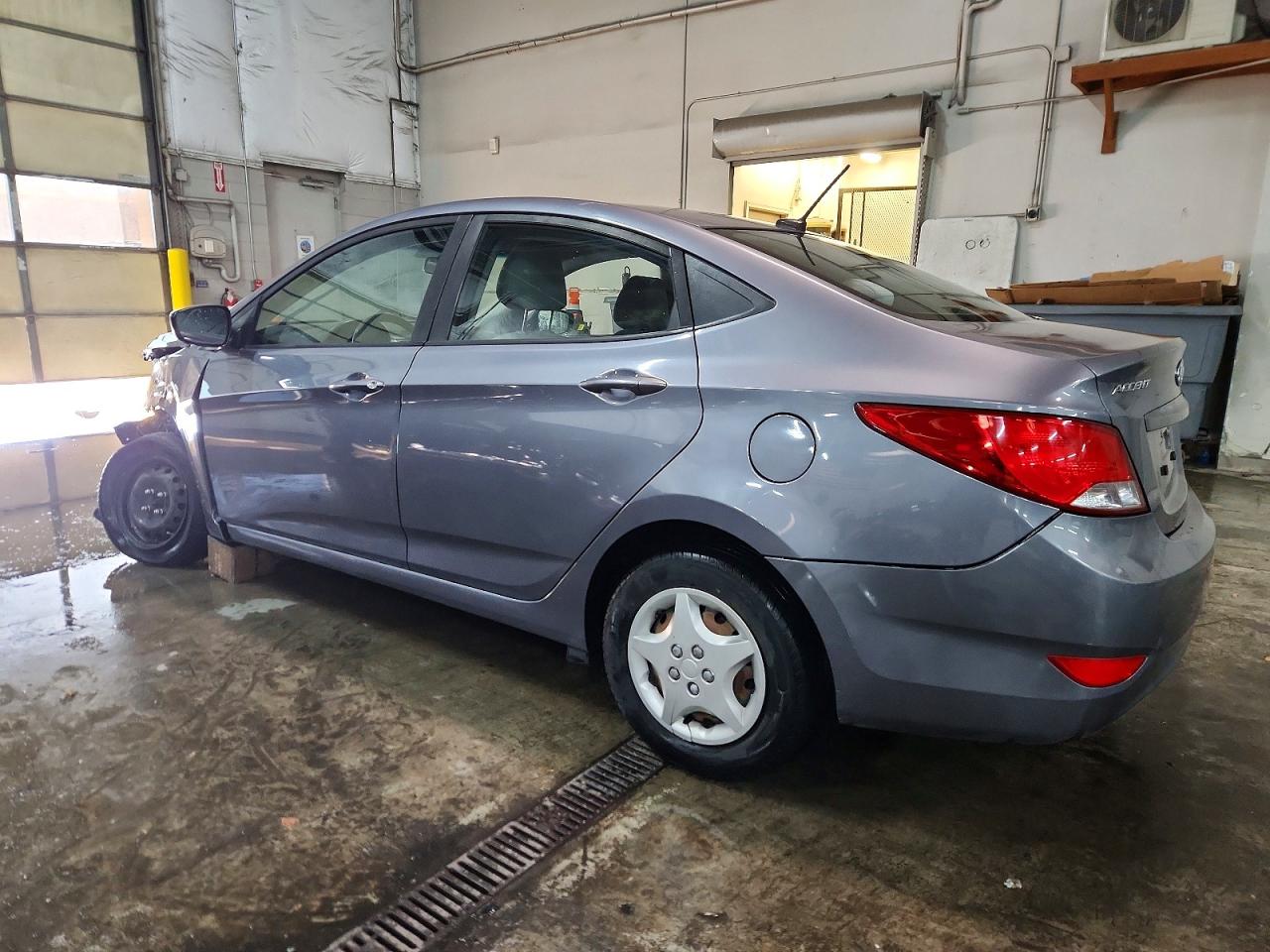 2017 HYUNDAI ACCENT SE photo 2