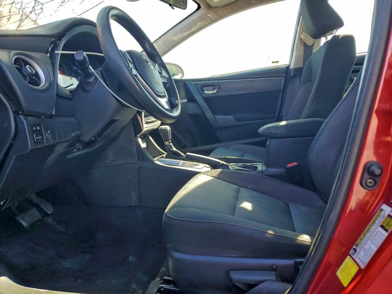 2019 TOYOTA COROLLA L photo 7