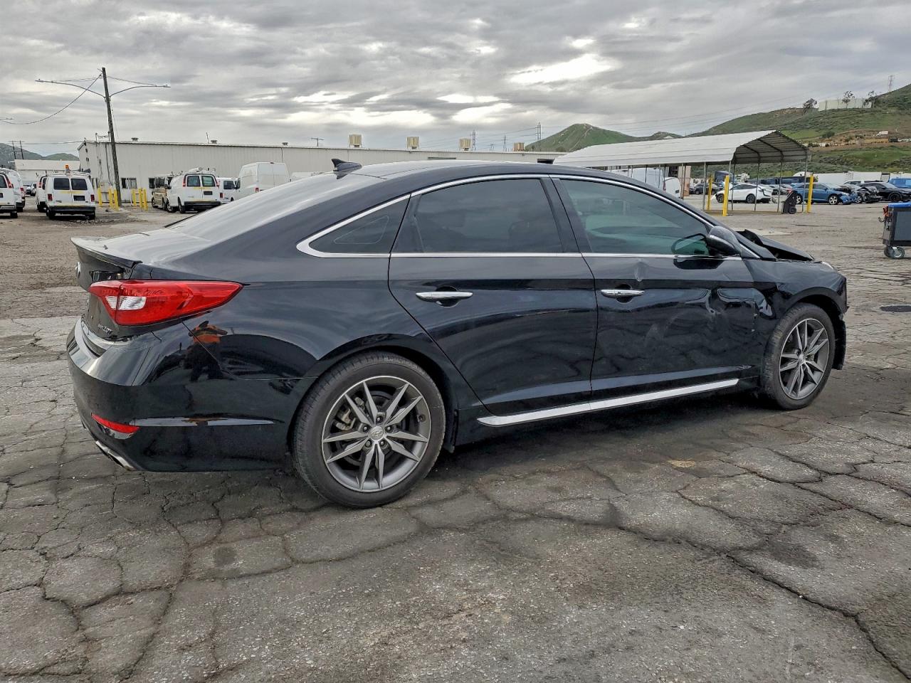 2015 HYUNDAI SONATA SPORT photo 3