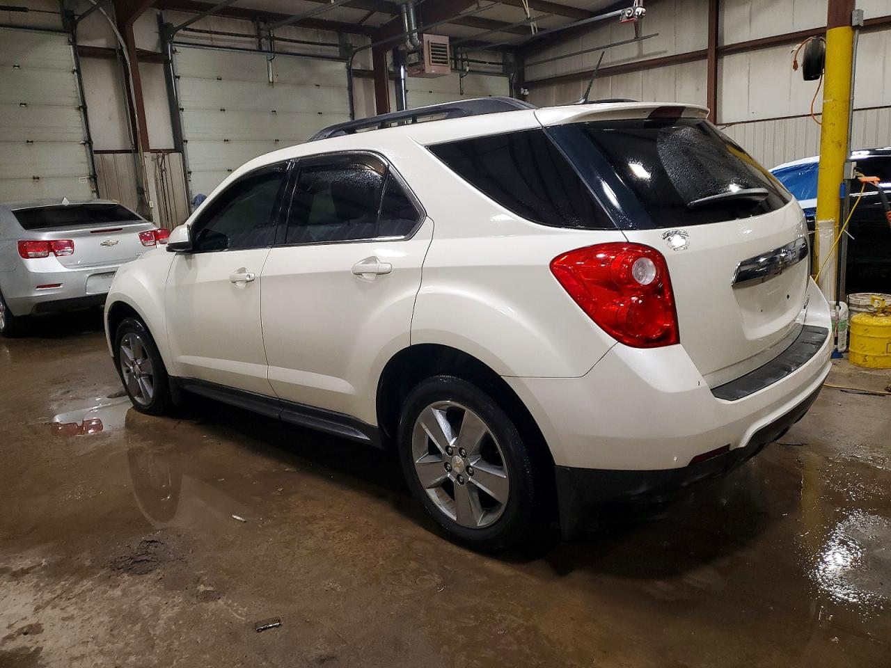 2014 CHEVROLET EQUINOX LT photo 2