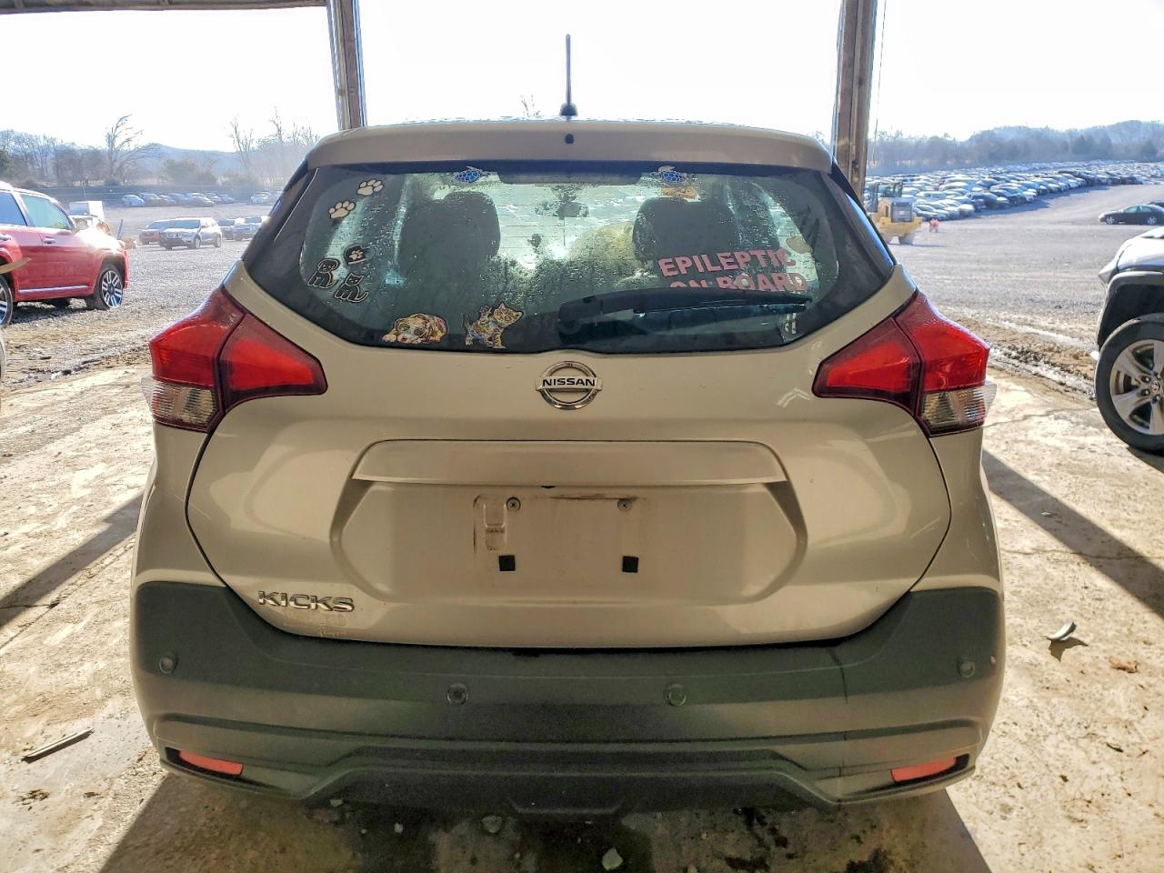 2020 NISSAN KICKS S photo 11
