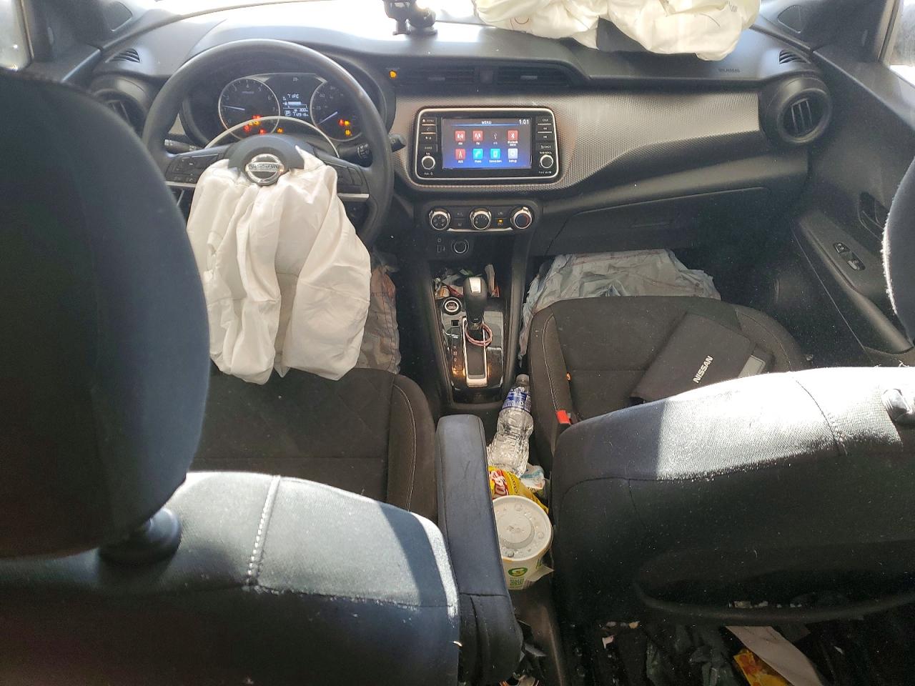 2020 NISSAN KICKS S photo 15
