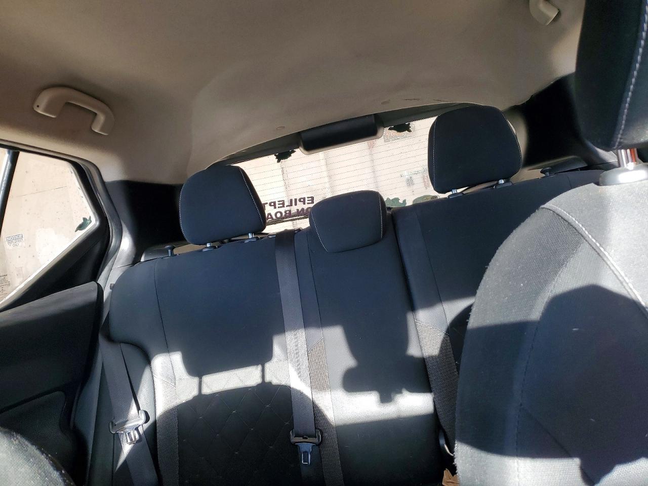 2020 NISSAN KICKS S photo 19