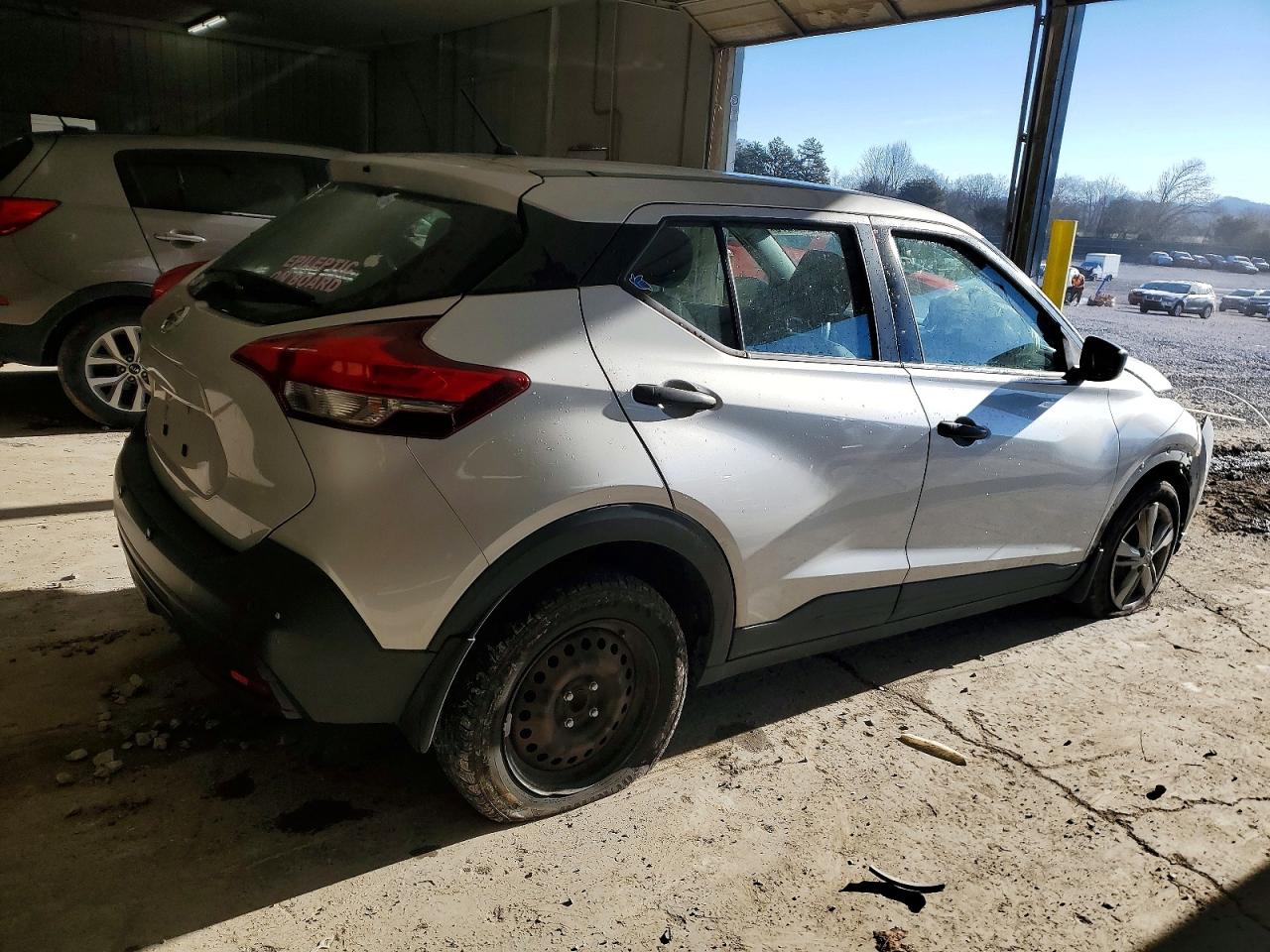 2020 NISSAN KICKS S photo 5